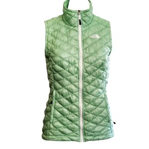 The North Face ThermoBall  Quilted Zip Vest Surf Green Small